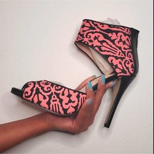 NWOT Madison by Shoedazzle Arneti Heels, Size 9.5